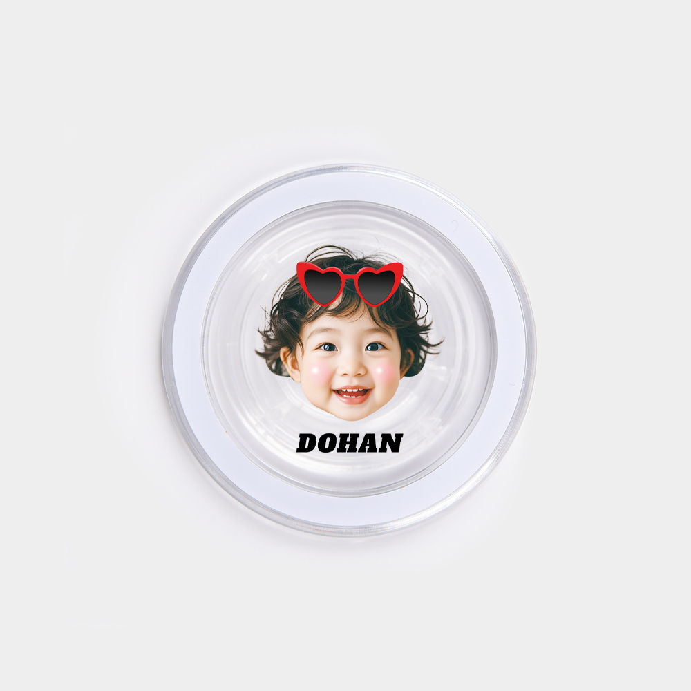 우리 아이 커스텀 그립톡 · 하트안경 — 하트 선글라스를 씌운 장난스러운 그림